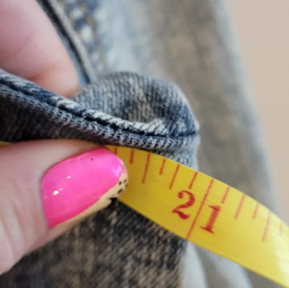 Studded Slightly Cropped Jean Jacket By Xhilaration Size Large - Picture 7 of 8